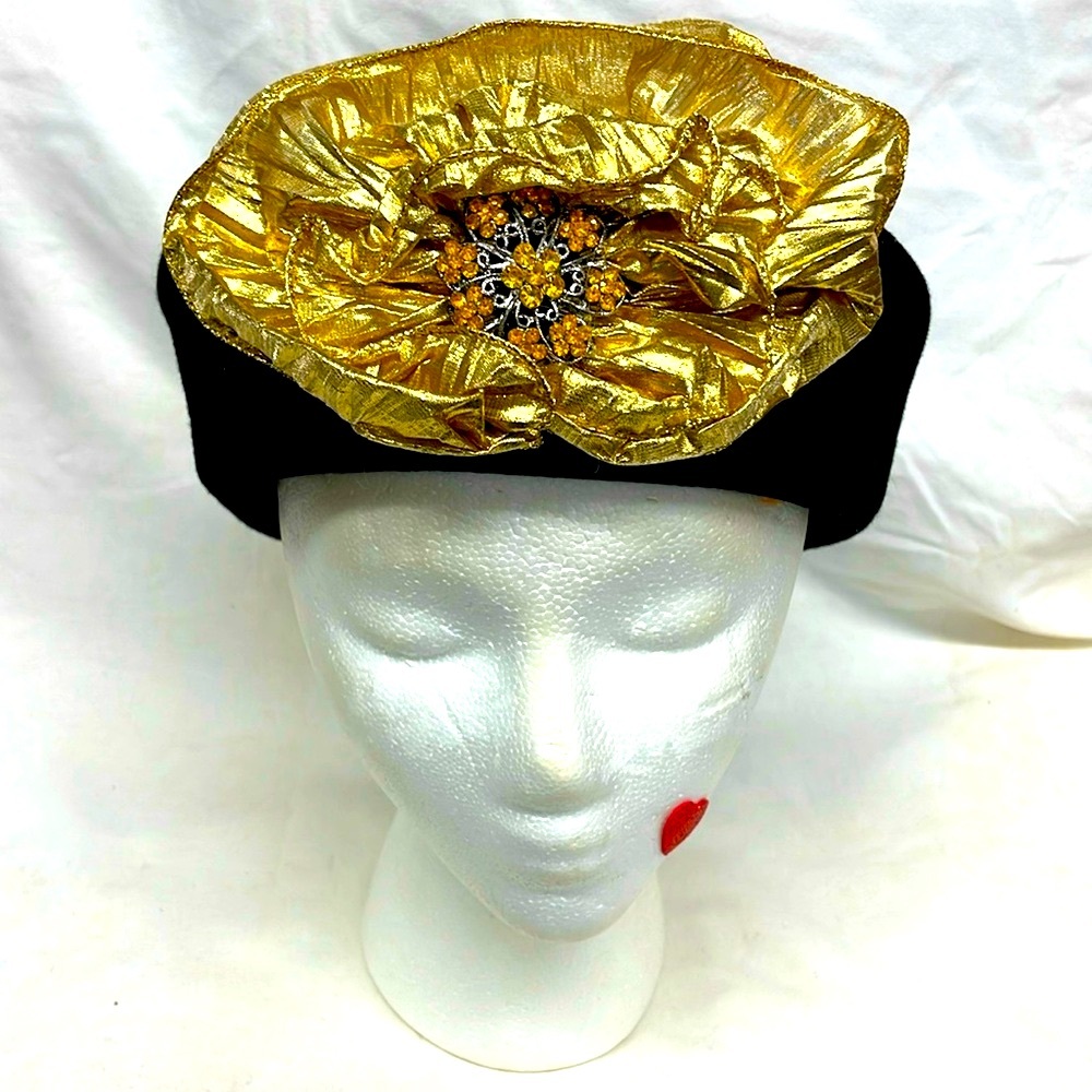 Toucan collection N.Y. 100% wool gold & jeweled winter hat